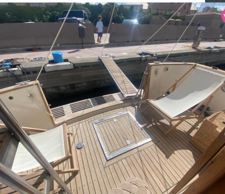 Botel Lady Mari